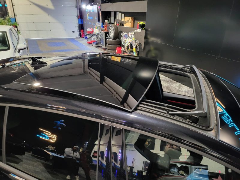 GTI Clubsport 2.0 TSI 300cv Edition 00045 DSG7 / AKRAPOVIC  / KEYLESS GO / TOIT OUVRANT / CAMERA / C