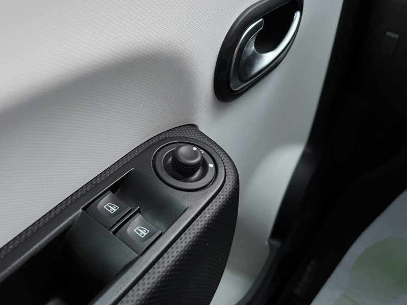 RENAULT TWINGO III INTENS 0.9 TCE 90 Cv BOITE AUTOMATIQUE CAMERA RECUL GPS BLUETOOTH - GARANTIE 1 AN