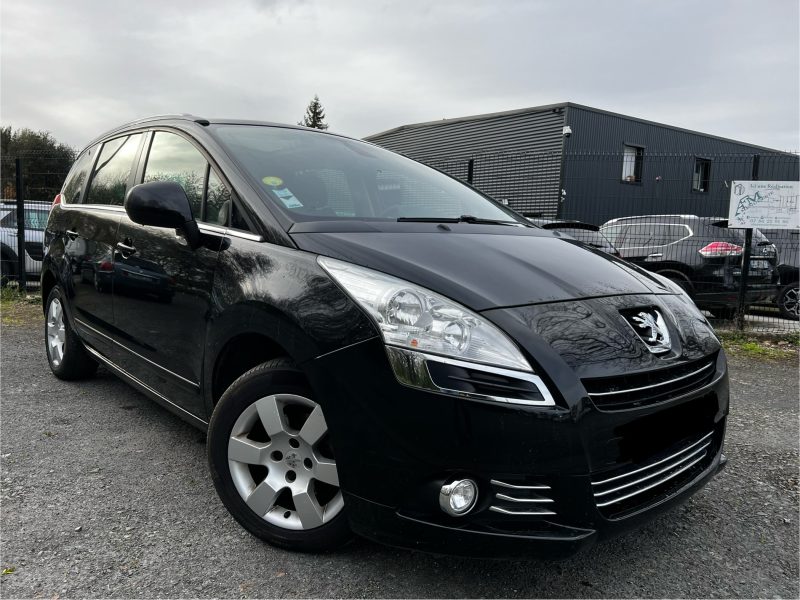 PEUGEOT 5008 2012