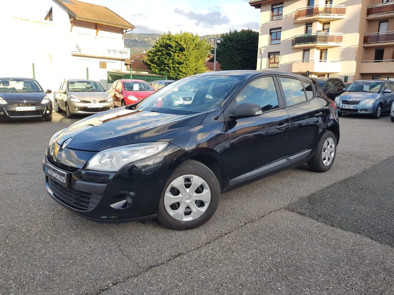 RENAULT MEGANE III 1.6i 100CV AUTHENTIQUE