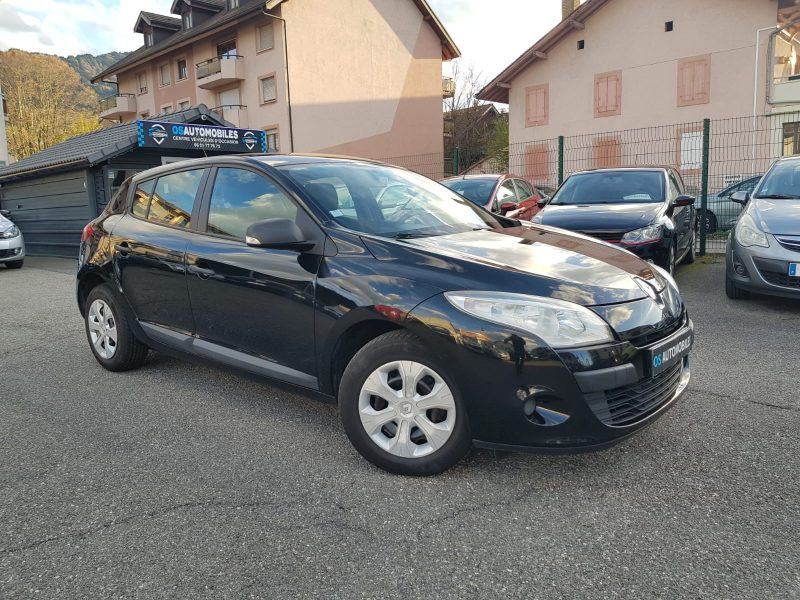 RENAULT MEGANE III 1.6i 100CV AUTHENTIQUE