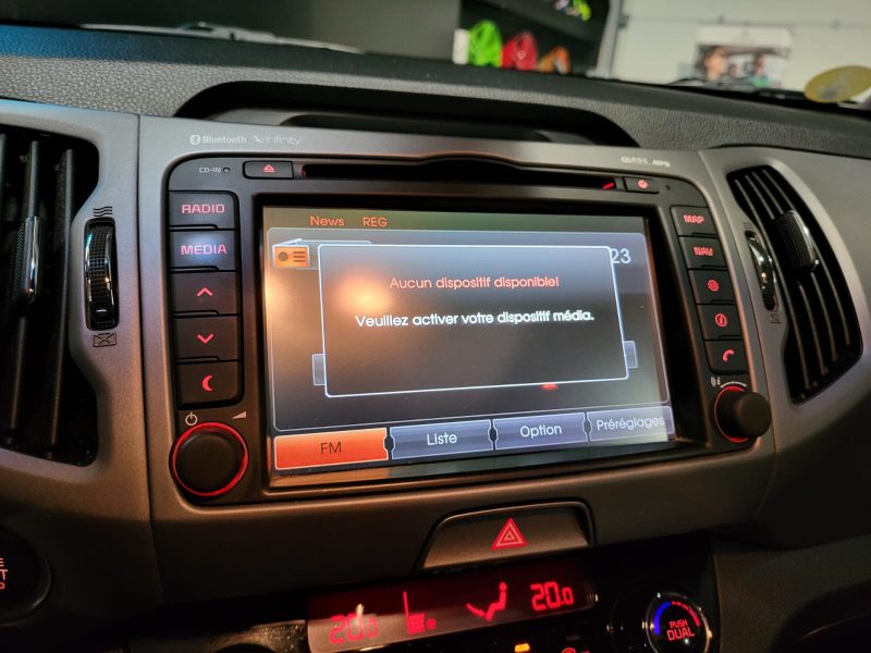 KIA SPORTAGE III 1.7 CRDi 116cv Premium ISG 4X2 BVM6 / TOIT OUVRANT/RADAR-AV-AR/CAMERA DE RECUL