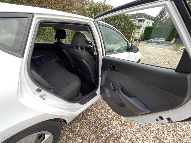 HYUNDAI I30 2010 1.6 CRDi 90cv