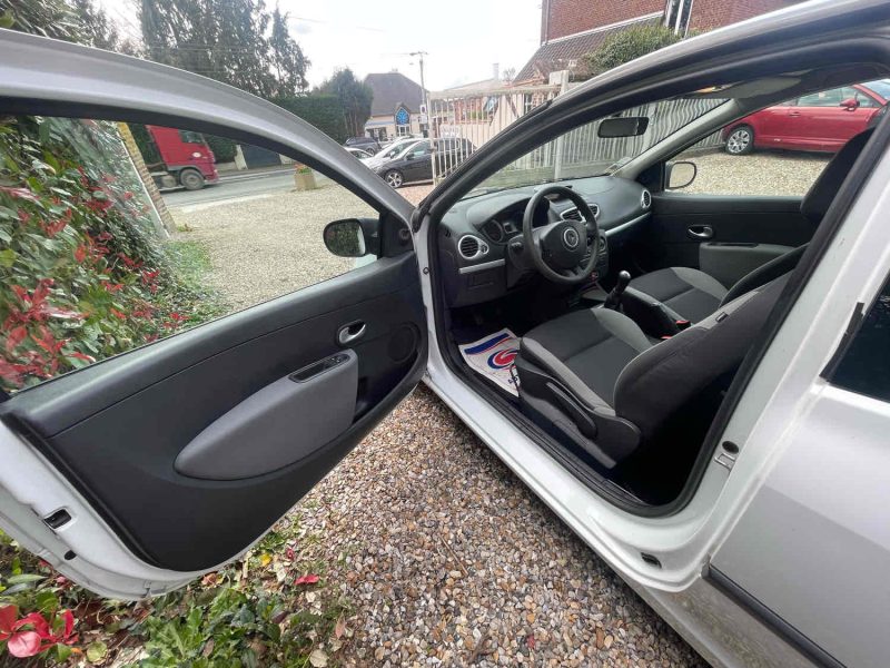 RENAULT CLIO III 2011 1.5 dCi 68cv