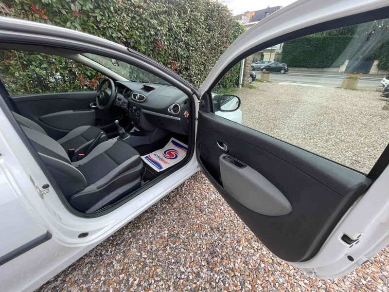 RENAULT CLIO III 2011 1.5 dCi 68cv