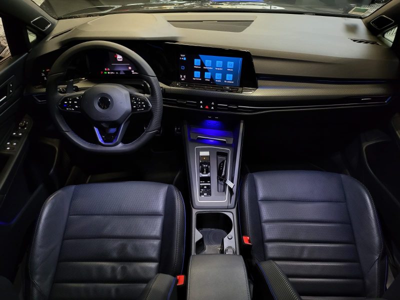 VOLKSWAGEN GOLF VIII R 2.0 TSI 320cv PERFORMANCE SUIVI COMPLET VW / PAS DE MALUS / LIGNE AKRAPOVIC /