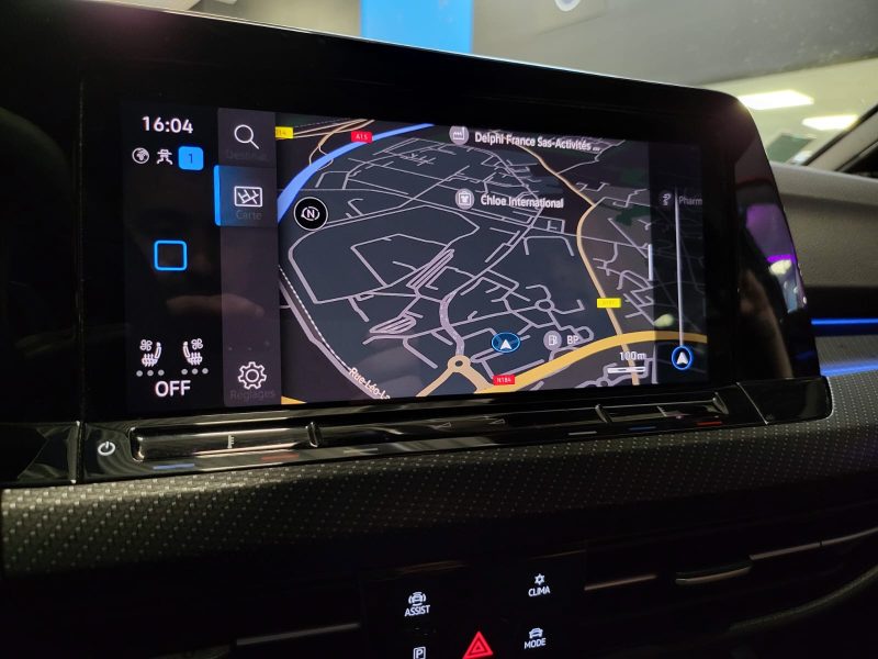 VOLKSWAGEN GOLF VIII R 2.0 TSI 320cv PERFORMANCE SUIVI COMPLET VW / PAS DE MALUS / LIGNE AKRAPOVIC /