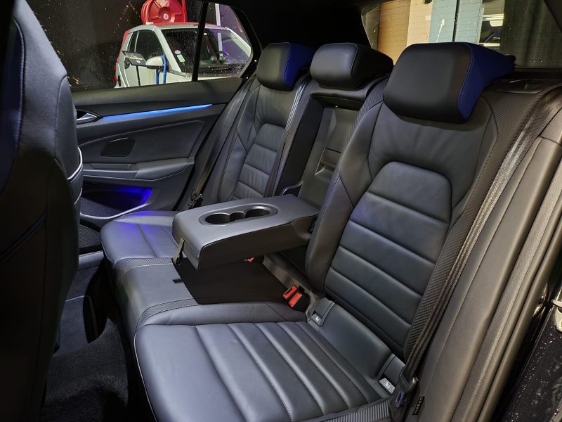 VOLKSWAGEN GOLF VIII R 2.0 TSI 320cv PERFORMANCE SUIVI COMPLET VW / PAS DE MALUS / LIGNE AKRAPOVIC /