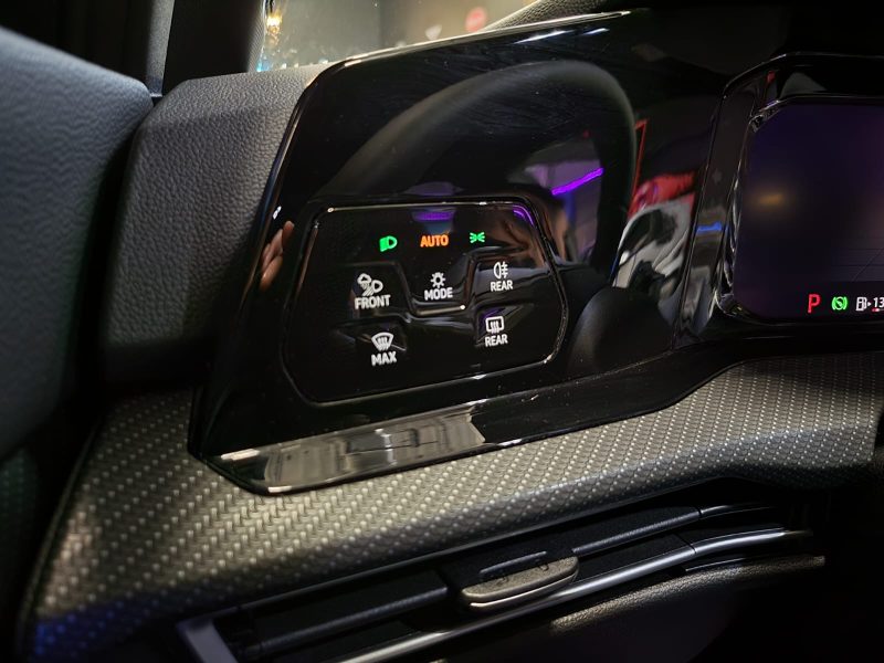 VOLKSWAGEN GOLF VIII R 2.0 TSI 320cv PERFORMANCE SUIVI COMPLET VW / PAS DE MALUS / LIGNE AKRAPOVIC /