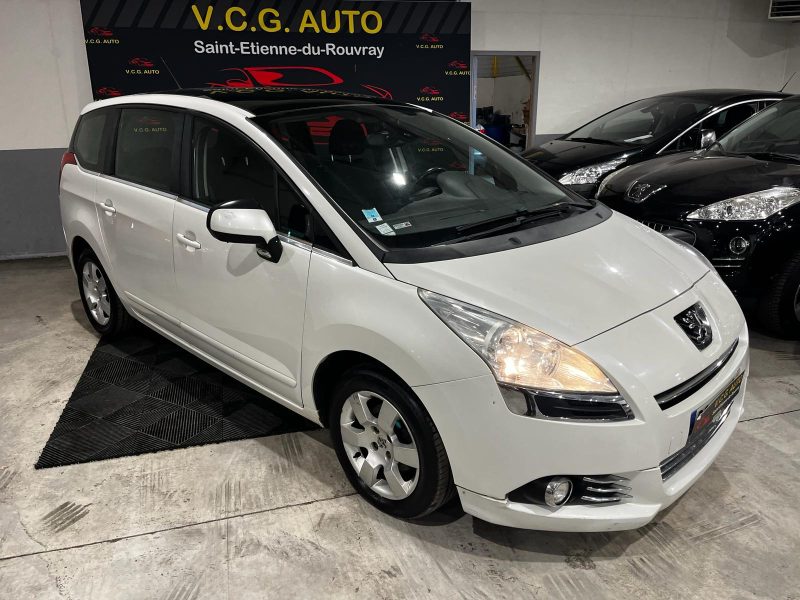 PEUGEOT 5008 2011