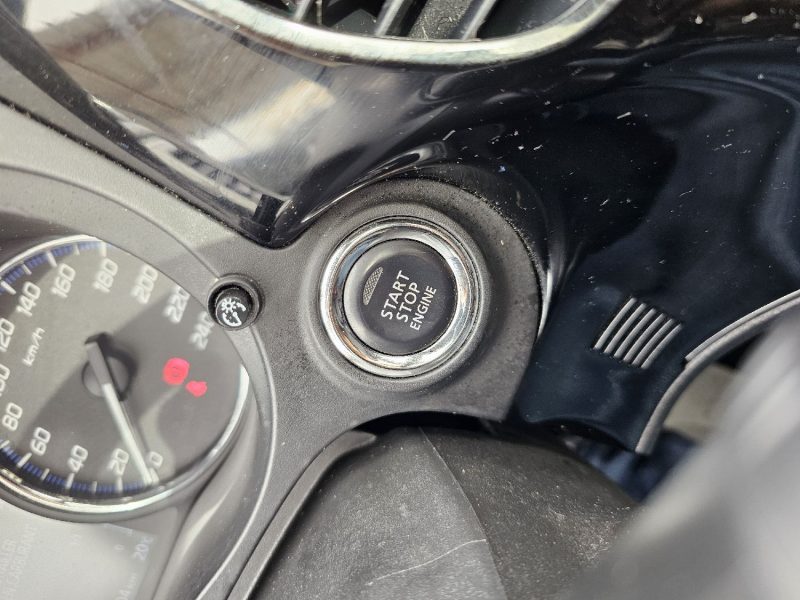 MITSUBISHI OUTLANDER 4X4  2,2 DI-D 150 CH 7 PLACES INTENSE BLACK COLECTION 