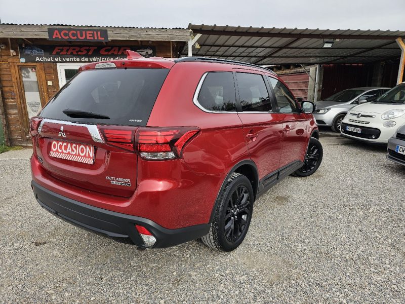 MITSUBISHI OUTLANDER 4X4  2,2 DI-D 150 CH 7 PLACES INTENSE BLACK COLECTION 