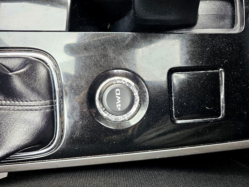 MITSUBISHI OUTLANDER 4X4  2,2 DI-D 150 CH 7 PLACES INTENSE BLACK COLECTION 