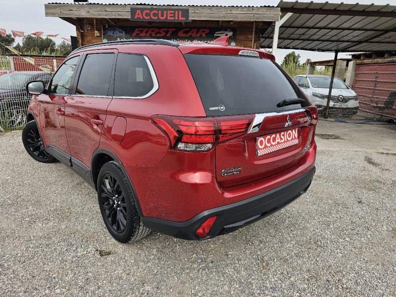MITSUBISHI OUTLANDER 4X4  2,2 DI-D 150 CH 7 PLACES INTENSE BLACK COLECTION 