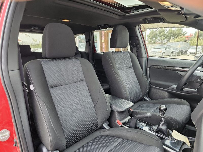 MITSUBISHI OUTLANDER 4X4  2,2 DI-D 150 CH 7 PLACES INTENSE BLACK COLECTION 