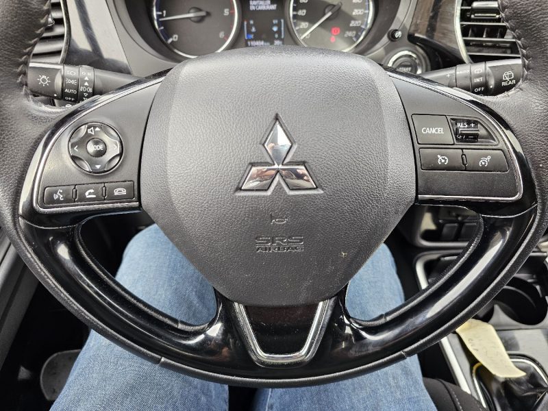 MITSUBISHI OUTLANDER 4X4  2,2 DI-D 150 CH 7 PLACES INTENSE BLACK COLECTION 