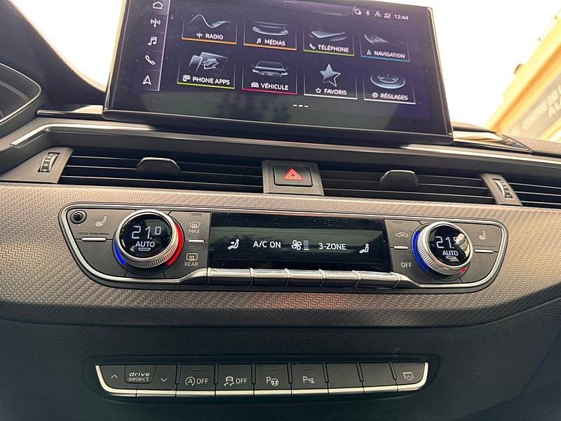 AUDI A4 B9 AVANT 2020 BLACK EDITION