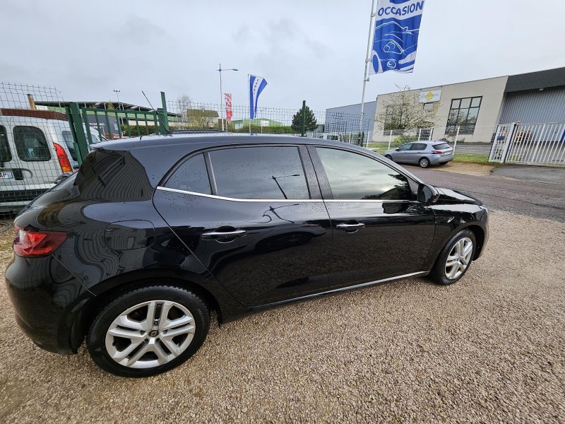 RENAULT MEGANE IV Berline bicorps trois ou cinq portes 2018