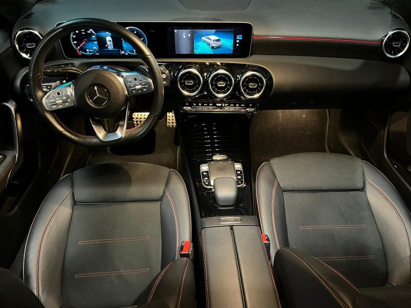 MERCEDES CLASSE A 180 136cv Pack AMG TOIT OUVRANT / CAMERA / ENTRETIENT COMPLET MERCEDES