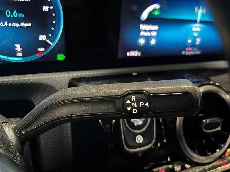 MERCEDES CLASSE A 180 136cv Pack AMG TOIT OUVRANT / CAMERA / ENTRETIENT COMPLET MERCEDES