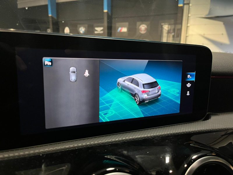 MERCEDES CLASSE A 180 136cv Pack AMG TOIT OUVRANT / CAMERA / ENTRETIENT COMPLET MERCEDES