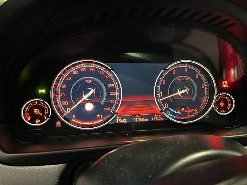 F10 3.0 535i xDrive 306 cv SPORT DESIGN / TO / SIEGES ELECTRIQUE / AFFICHAGE TETE HAUTE