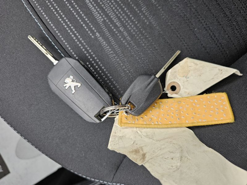 PEUGEOT 208  1.0 VTI 68 CH CLIM 5 PORTES 