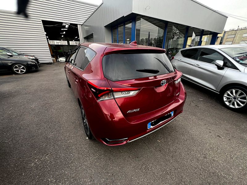 TOYOTA AURI Hybride 136 ch DESIGN