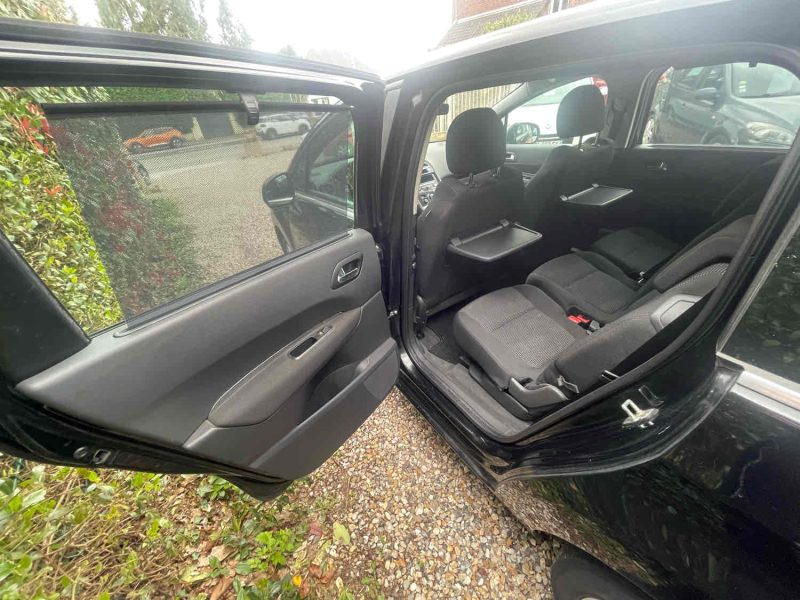 PEUGEOT 5008 2010 1.6 HDi 110cv