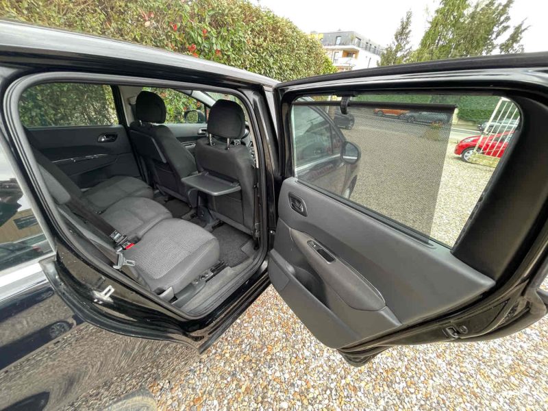 PEUGEOT 5008 2010 1.6 HDi 110cv