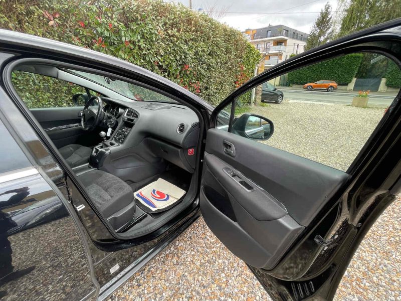 PEUGEOT 5008 2010 1.6 HDi 110cv