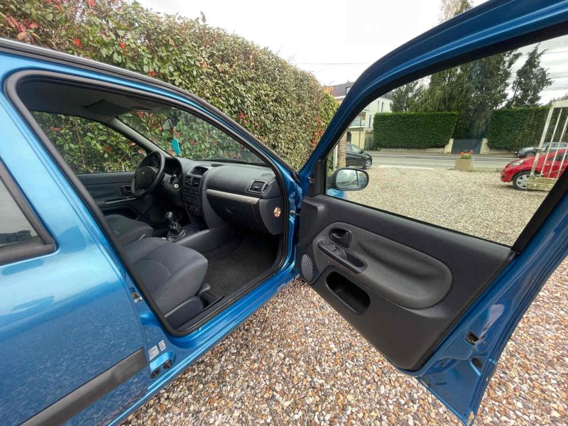 RENAULT CLIO II 2002 1.5 dCi  65cv