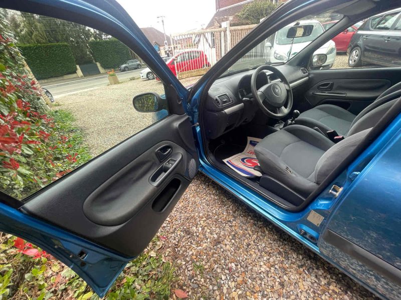 RENAULT CLIO II 2002 1.5 dCi  65cv