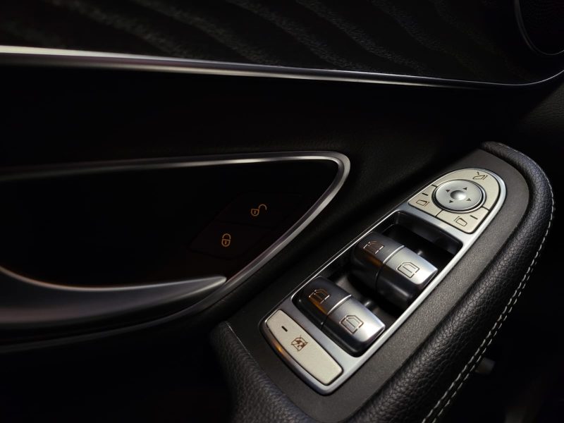 MERCEDES CLASSE C 350e 211cv SPORTLINE PACK AMG TOIT OUVRANT / SIEGES CUIR / KEYLESS GO 