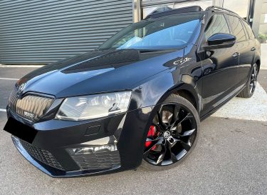 SKODA OCTAVIA COMBI 2.0 TSI 220 RS