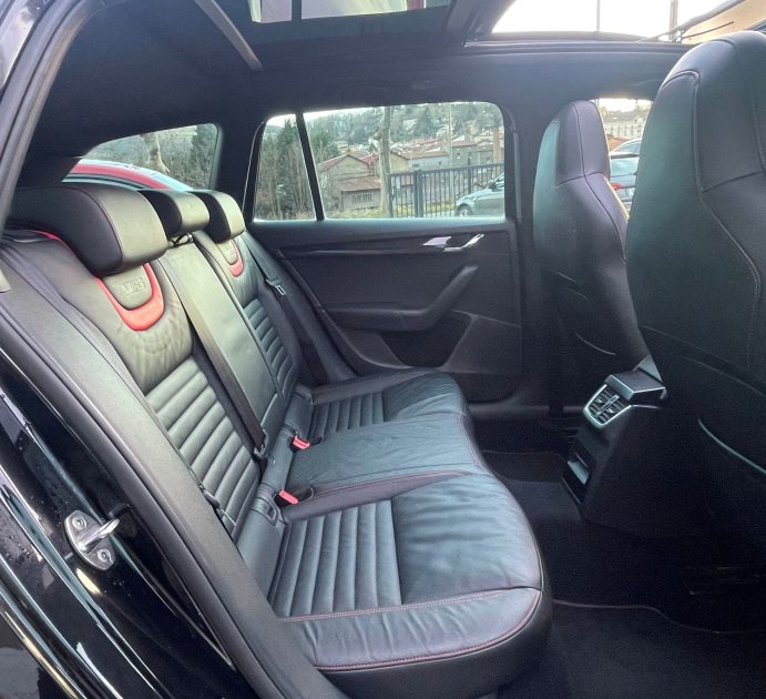 SKODA OCTAVIA COMBI 2.0 TSI 220 RS