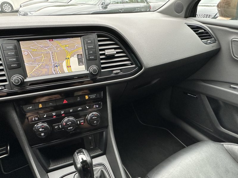 SEAT Leon III ST Cupra 2.0 TFSi DSG6 290 DSG*PANO*