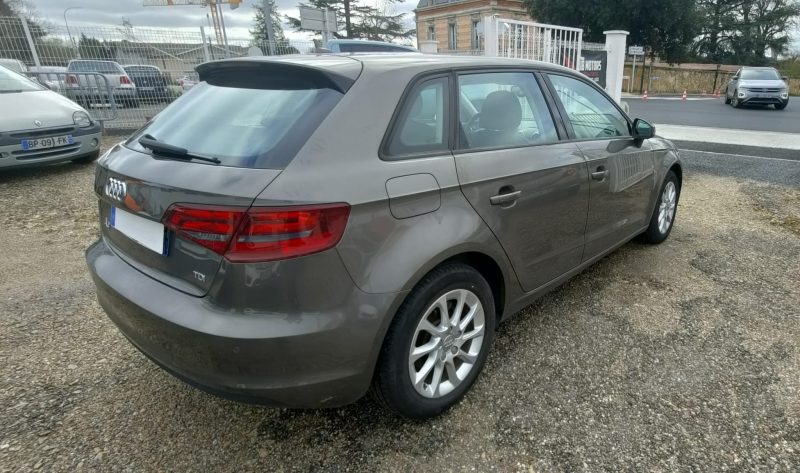 AUDI A3 SPORTBACK 1,6 TDI 110  AMBITION LUXE