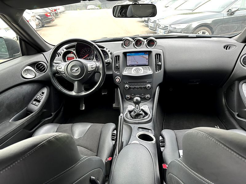 NISSAN 370Z COUPE 3.7 V6 328 GT EDITION