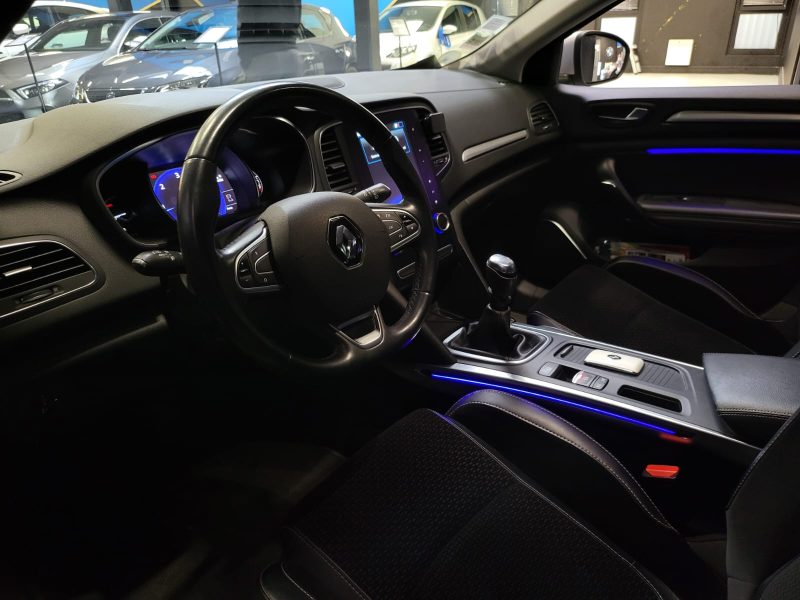RENAULT MEGANE IV ESTATE 1.5 Blue DCI 115cv INTENS /CAMERA+CARPLAY+VIRTUAL COCKPIT/