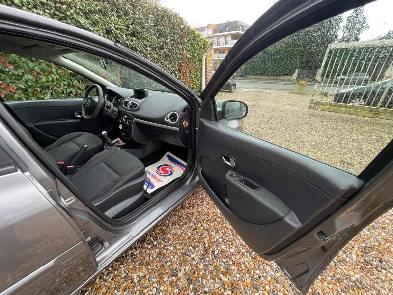 RENAULT CLIO III 2011 1.5 dCi  75cv