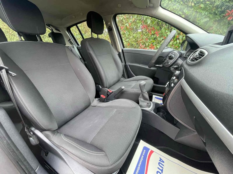 RENAULT CLIO III 2011 1.5 dCi  75cv