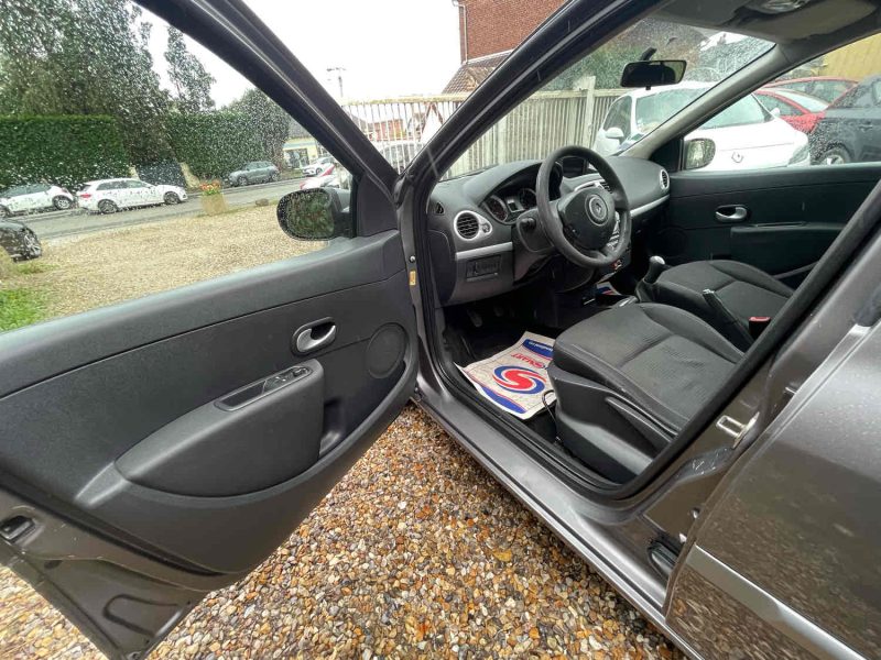 RENAULT CLIO III 2011 1.5 dCi  75cv