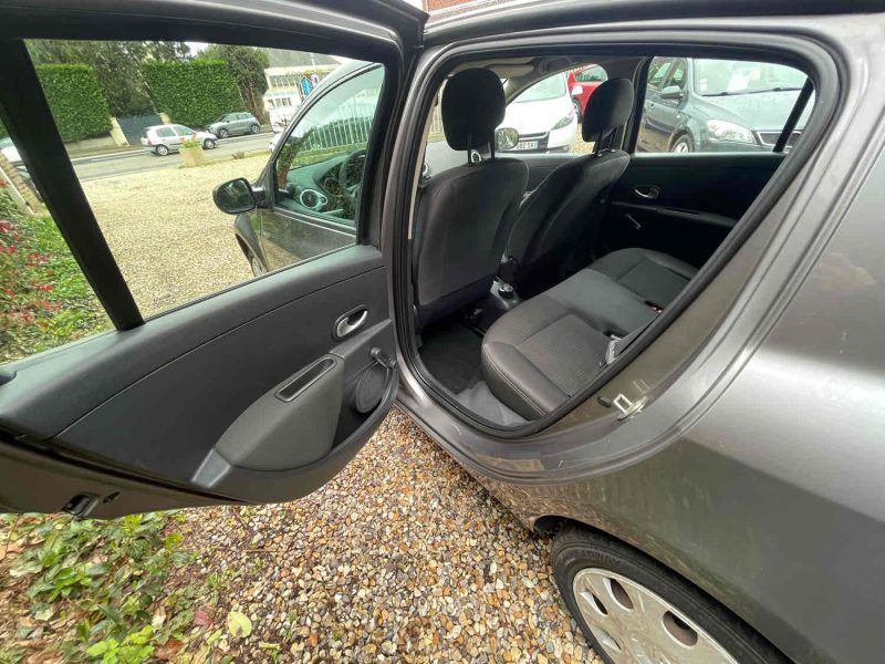 RENAULT CLIO III 2011 1.5 dCi  75cv