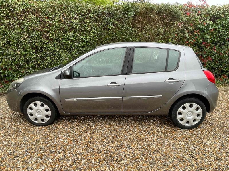 RENAULT CLIO III 2011 1.5 dCi  75cv