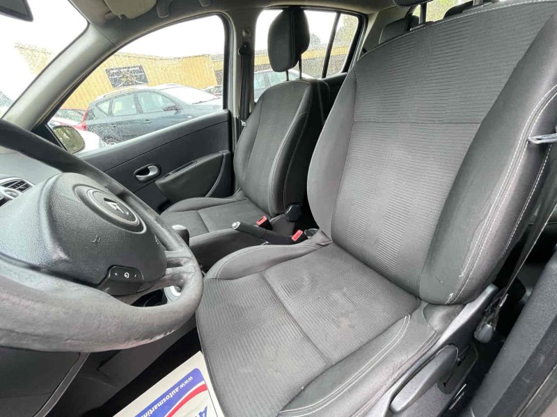 RENAULT CLIO III 2011 1.5 dCi  75cv