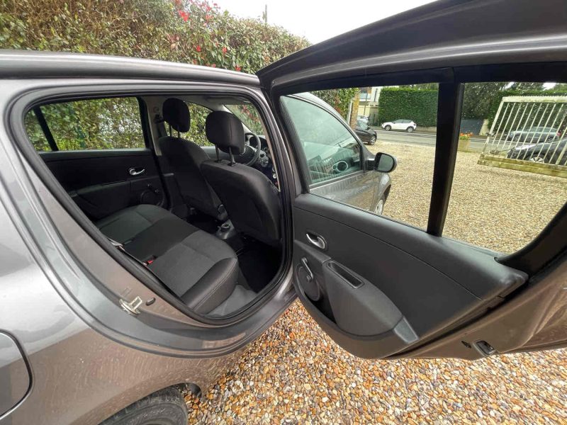 RENAULT CLIO III 2011 1.5 dCi  75cv