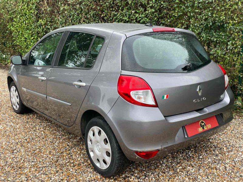 RENAULT CLIO III 2011 1.5 dCi  75cv