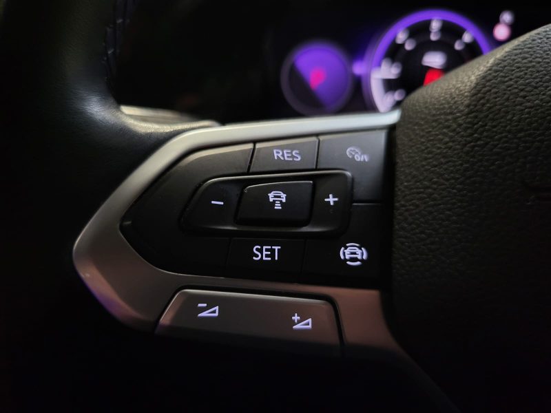 VOLKSWAGEN GOLF VIII 2.0 TDI 150CV LIFE DSG-7 PACK AMBIANCE / APPLE CARPLAY/ VIRTUAL COCKPIT/ VOLANT