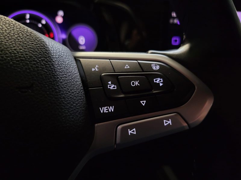 VOLKSWAGEN GOLF VIII 2.0 TDI 150CV LIFE DSG-7 PACK AMBIANCE / APPLE CARPLAY/ VIRTUAL COCKPIT/ VOLANT